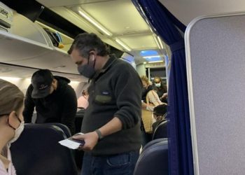 Fuertes críticas al senador republicano Ted Cruz por viajar a Cancún con su familia durante histórica nevada en Texas