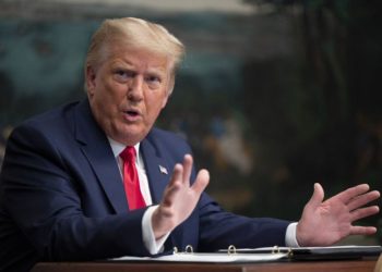 Donald Trump se niega a testificar en el juicio político en su contra