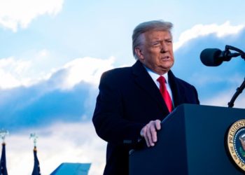 Juicio político a Trump pasa a su equipo defensor