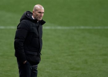 Zidane enfadado como nunca ante en una conferencia: «Díganme a la cara que me quieren cambiar, no solo por detrás…»