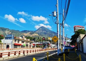 El cielo estará de despejado a poco nublado, ambiente caluroso durante el día y fresco para la noche de este viernes