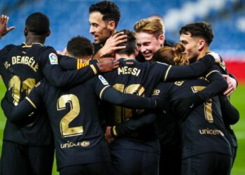 Barcelona golea a la Real Sociedad 1-6 y le avisa al Atlético que no se rinde