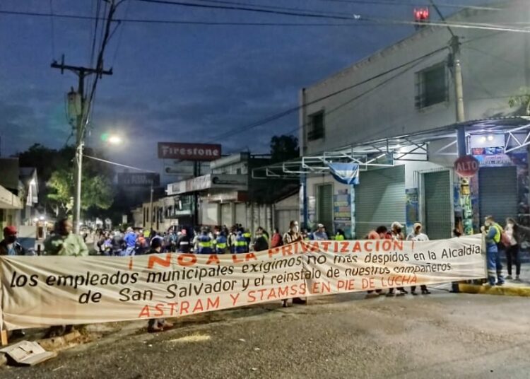 Denuncian aumento en las tasas municipales de San Salvador