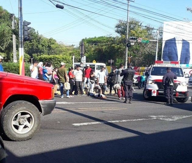 Vendedor ambulante es atropellado por vehículo de Corte Suprema de Justicia