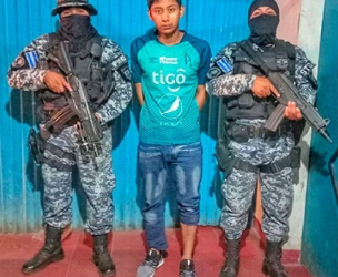 Sujeto arrestado tras incautarle 14 kilos de marihuana