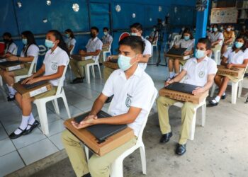 Gobierno ofrecerá nuevas opciones académicas con el apoyo de Microsoft