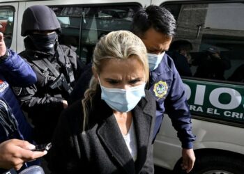 Aumentan a seis meses prisión para la expresidenta interina de Bolivia Jeanine Áñez