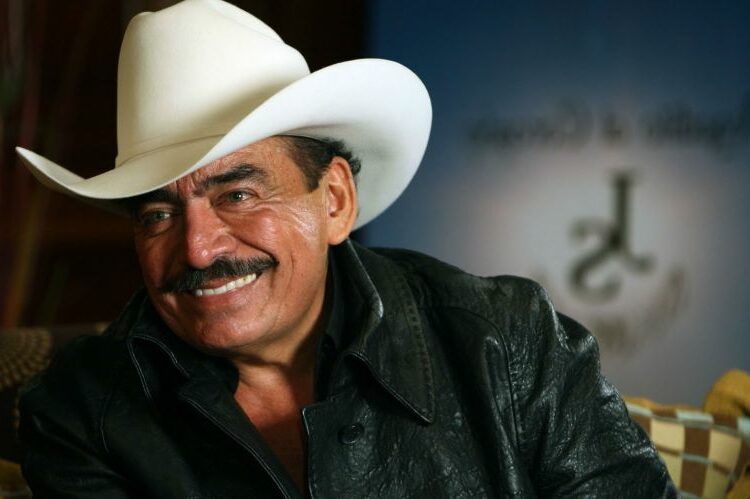 Joan Sebastian guardaba su dinero en el refrigerador