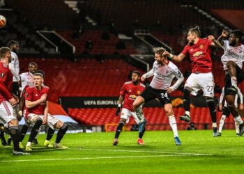 Manchester United 1-1 Milán: Un cabezazo sobre la hora les dio el empate a los italianos