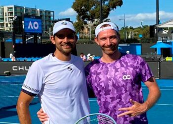 El tenista salvadoreño Marcelo Arévalo y su compañero el neerlandés Matwé Middelkoop tuvieron un paso fugaz en el ATP 250 de Doha