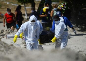 Número de fallecidos por COVID-19 siguen disminuyendo