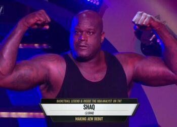 (VIDEO) Shaquille O’Neal sufrió un brutal KO en su debut en la lucha libre y terminó en el hospital