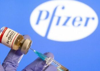 Pfizer-BioNTech asegura ser 100 % efectiva en adolescentes