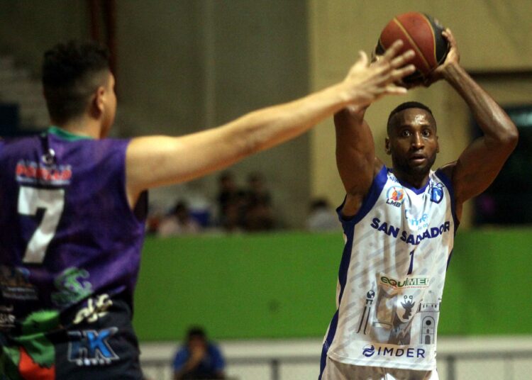 Regresa a la acción el baloncesto mayor