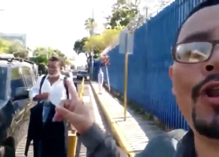 (VIDEO) Youtuber Roberto Silva enfrenta nueva acusación por el delito de violencia contra Schafik Handal