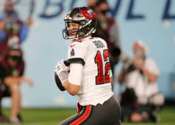 Tom Brady firma una extensión de contrato con Tampa Bay Buccaneers