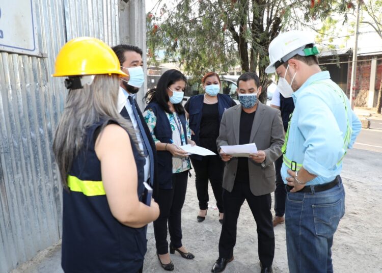 Empresa constructora debe responder por la muerte de uno de sus trabajadores en una obra, exige ministro de Trabajo