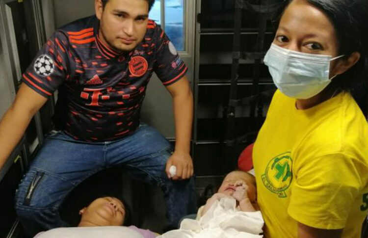 Comandos de Salvamento atienden parto de mujer mientras iba de camino a Hospital Zacamil