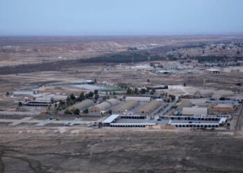 (VIDEO) Irak: lanzan al menos 10 cohetes contra una base militar con tropas estadounidenses