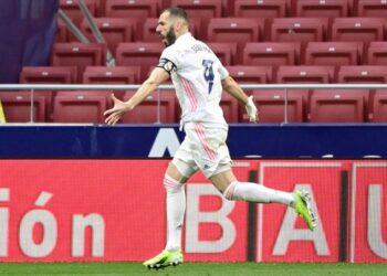 Benzema rescata un punto para el Real Madrid en los minutos finales y aprieta la lucha por la Liga