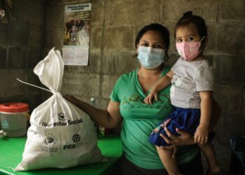 Paquetes alimentarios siguen llegando a los hogares salvadoreños