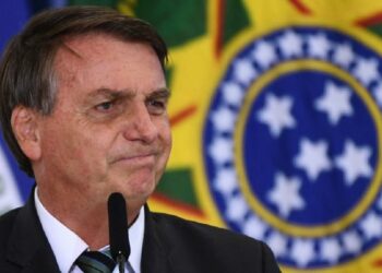 Economistas y banqueros brasileños exigen a Bolsonaro medidas efectivas contra covid 19