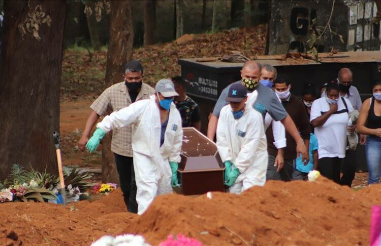 La OMS alerta sobre la gravedad del avance de la pandemia en Brasil que batió el récord diario de muertos por séptimo día consecutivo