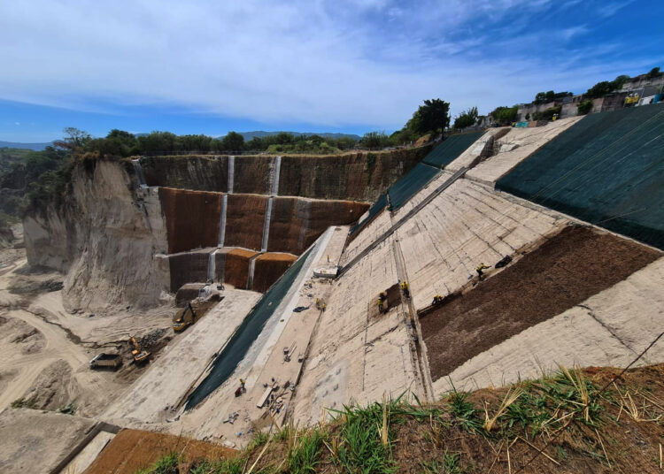 Avanzan en trabajos de mitigación en cárcava de residencial Santa Lucía