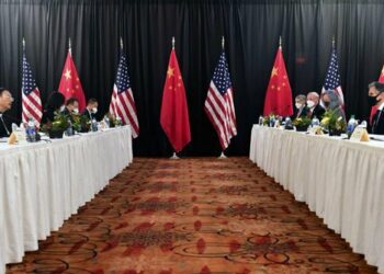 EE.UU. acusa a China de «amenazar el orden basado en reglas» y Pekín afirma que no se dejará «estrangular»