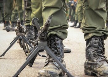 Casi 4,000 venezolanos desplazados por conflicto armado entre ejército venezolano y grupos armados colombianos