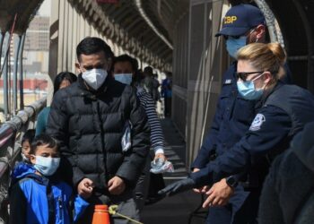 El presidente Joe Biden dice que México se niega a recibir migrantes que EE.UU. deporta