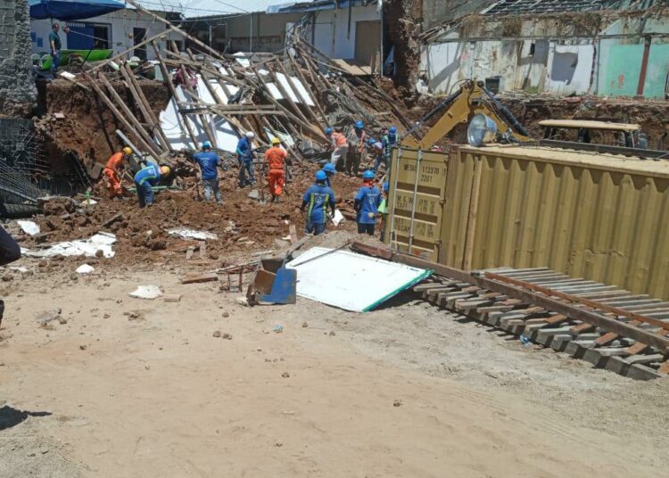 Dos trabajadores perdieron la vida soterrados en una construcción en San Miguel