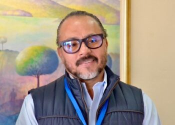 Ernesto Castro denuncia intentos de retrasar el conteo de votos definitivo