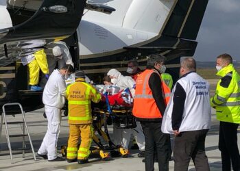 Decenas de pacientes están siendo trasladados por la saturación hospitalaria en París debido al covid-19