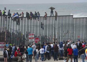 EE.UU. descarta que exista una crisis migratoria en la frontera con México