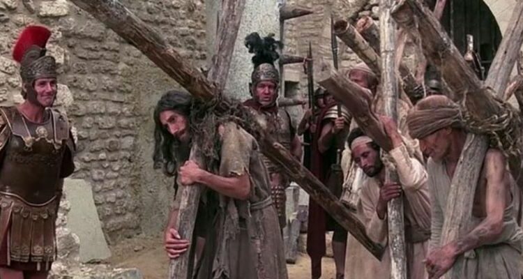 George Harrison y la «La Vida de Brian», la película que incomodó a los religiosos y en la que él actuó