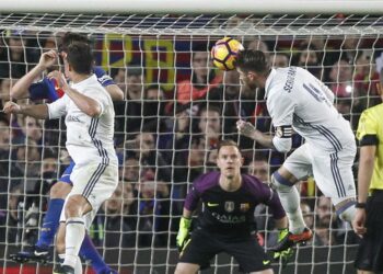 Arséne Wenger propone eliminar los remates de cabeza y jugar el Mundial cada dos años