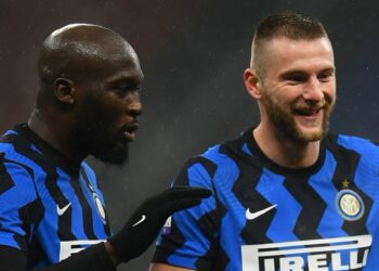 Inter de Milán presenta nuevo escudo y lo comparan con marca de autos