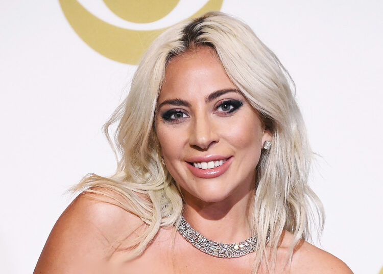 Lady Gaga cumple 35 años llena de amor y su novio la sorprendió con tremendo regalo