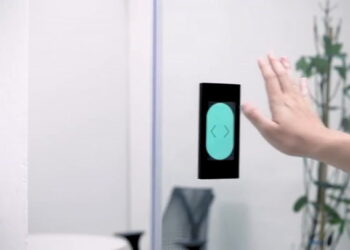 (VIDEO) ¿Al mejor estilo Jedi? Crean una puerta que se controla a distancia con un simple movimiento de manos