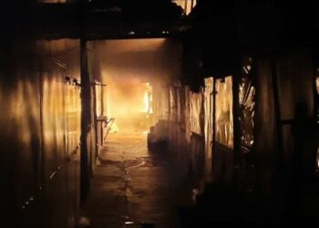 Se incendia el mercado de Santa Ana