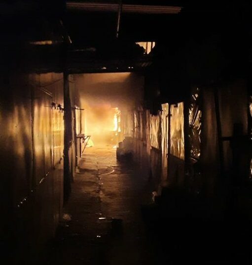 Se incendia el mercado de Santa Ana