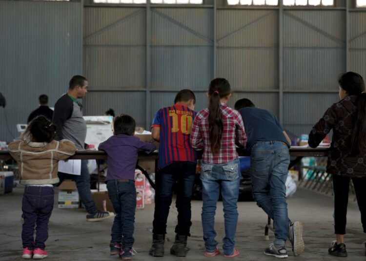 Gobierno de Joe Biden amplía capacidad de alojamiento para niños migrantes