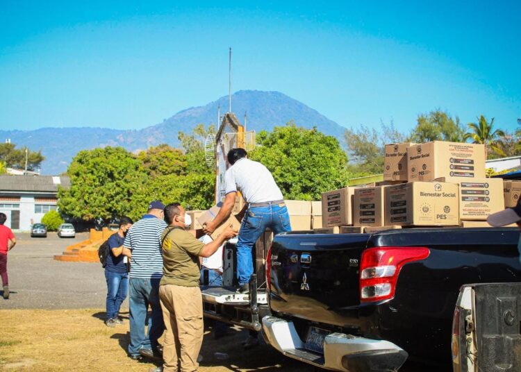 Gobierno sigue proveyendo de paquetes alimenticios a población salvadoreña a nivel nacional