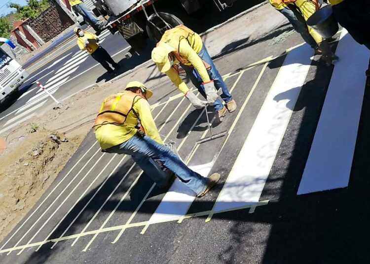 GOES progresa en la construcción de aceras, accesos vehiculares y peatonales del periférico Gerardo Barrios