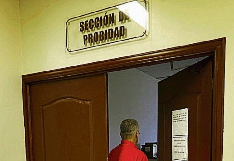 127 casos de enriquecimiento ilícito de funcionarios siguen sin ser investigados por la Sección de Probidad y podrían prescribir este año