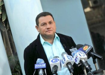 Ministro de Trabajo hace un llamado a sindicalistas del ISSS a unir esfuerzos para contener la pandemia