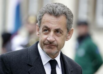 Condenaron a tres años de prisión al ex presidente francés Nicolas Sarkozy por corrupción y tráfico de influencias