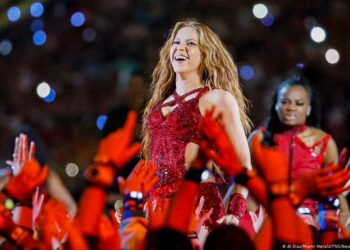 Las redes sociales defienden a la cantante Shakira de los ataques misóginos que recibe por su relación con Gerard Piqué