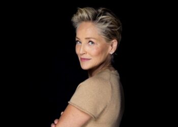 A sus 63 años Sharon Stone se vacunó contra covid-19 y dio un duro mensaje a los que no usan mascarilla